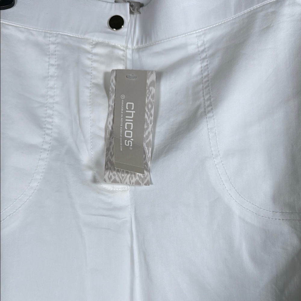 Chico's White Capris with Belt Loops and Minimalist Design - Picture 5 of 8